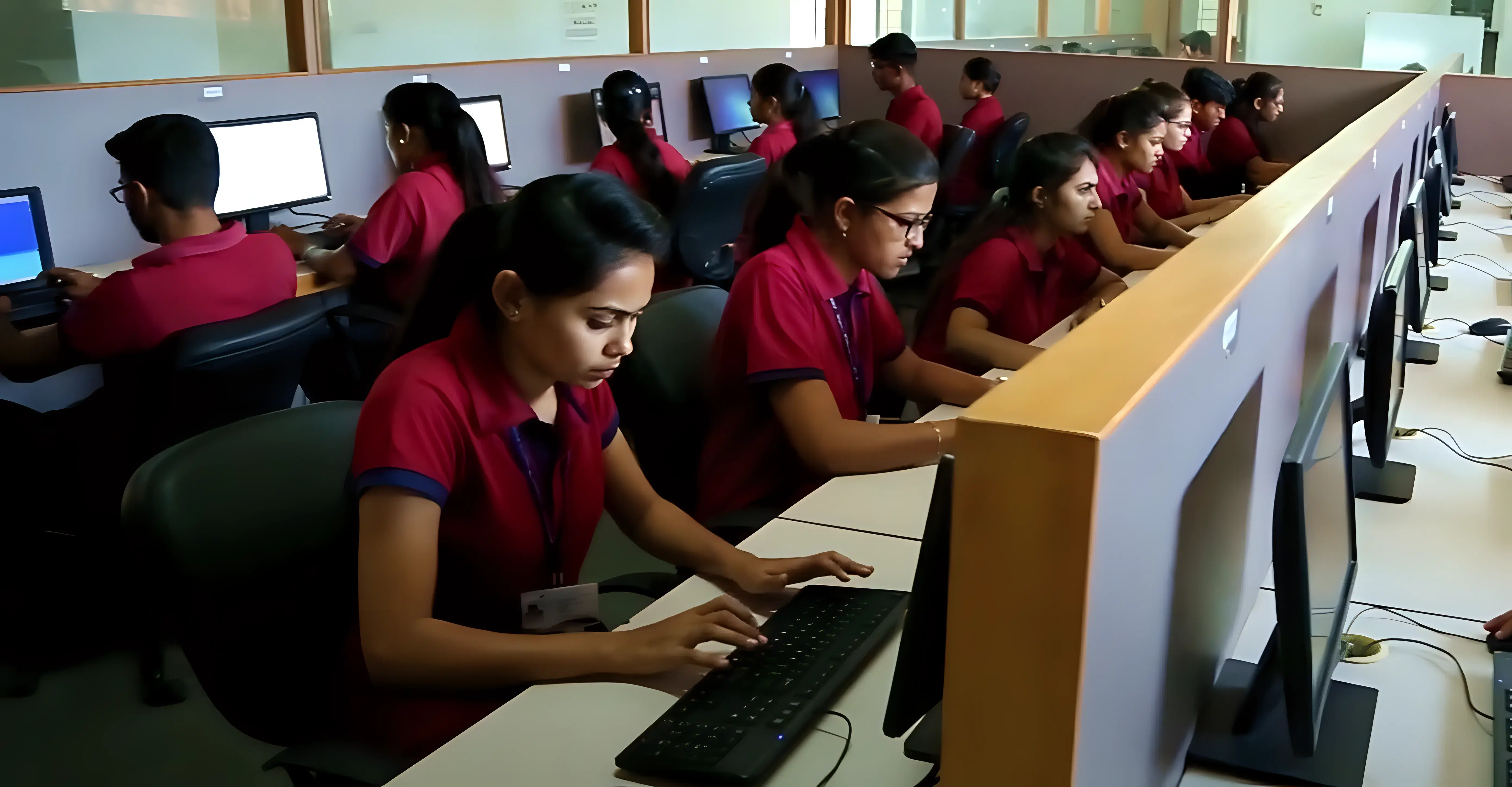 Dr. Subhash University Junagadh lab photo 1